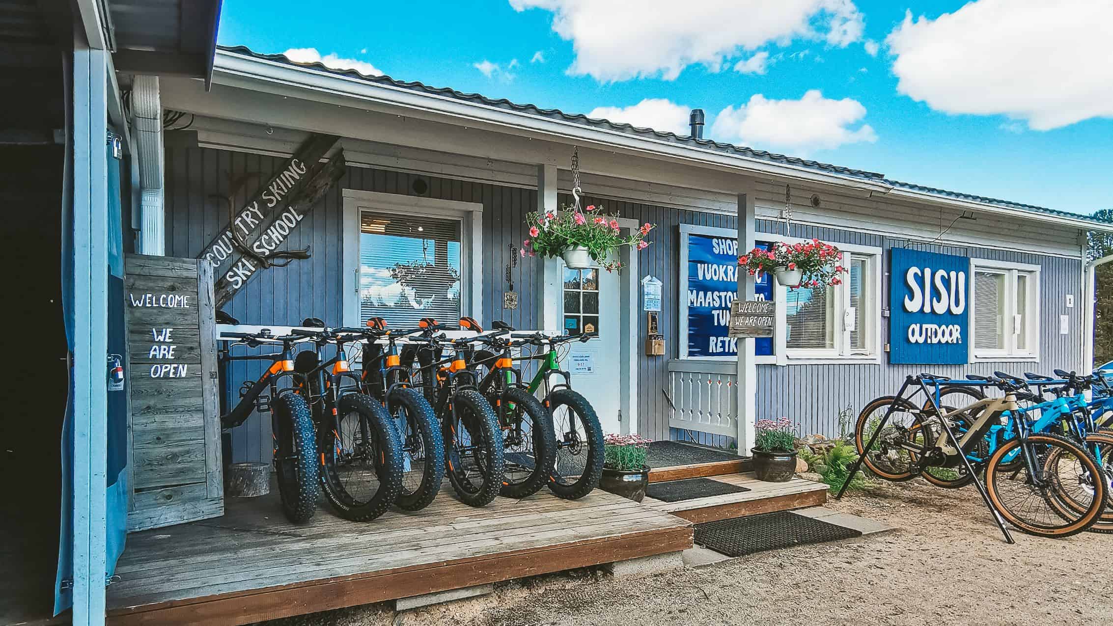 Sisu Outdoor, kauppa & palvelut Äkäslompolossa
